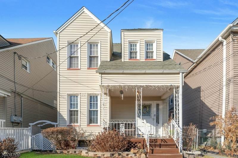 89 Union Ave - Photo 1