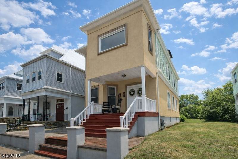 68 Millington Ave - Photo 1