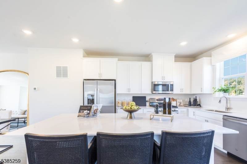 42 Gladstone Ct - Photo 1