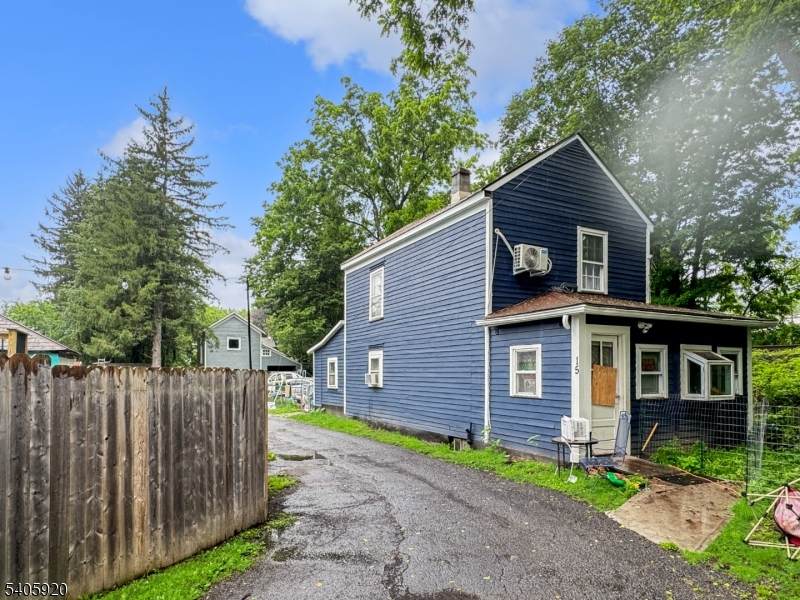 15 Fisk St - Photo 1