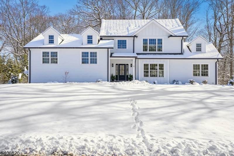 1 Cromwell Dr - Photo 1