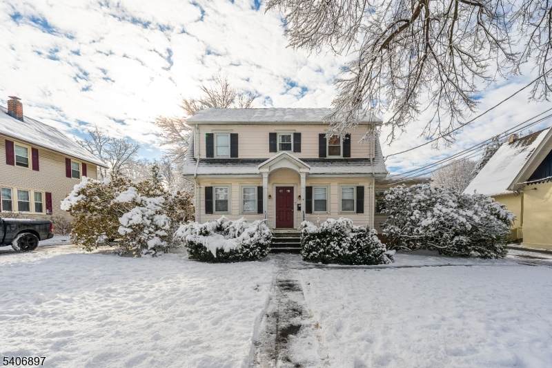 141 Eagle Rock Ave - Photo 1