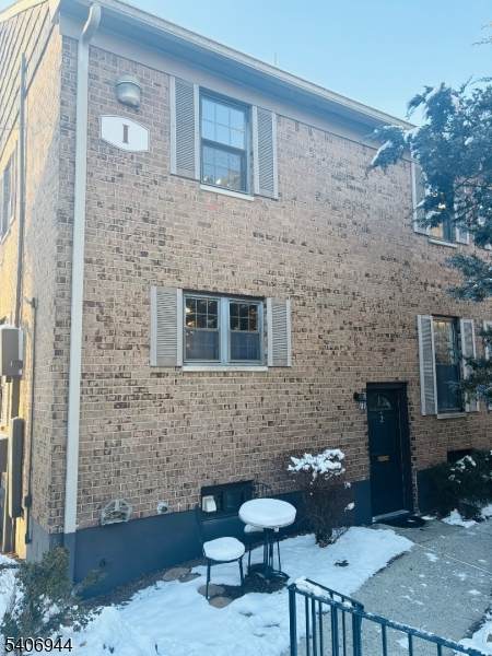 181 Long Hill - Photo 1