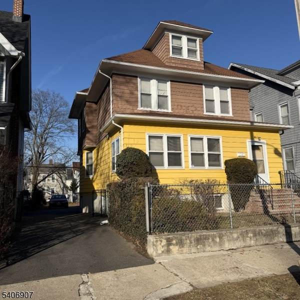 63 Sunnyside Ter - Photo 1