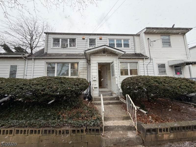 434 Richmond St - Photo 1