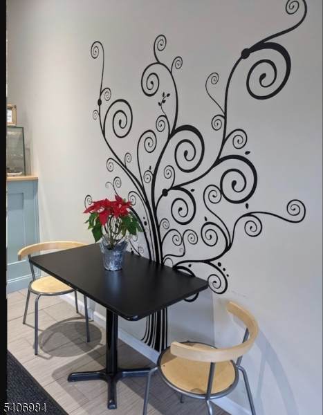 192 Diamond Bridge Ave - Photo 1