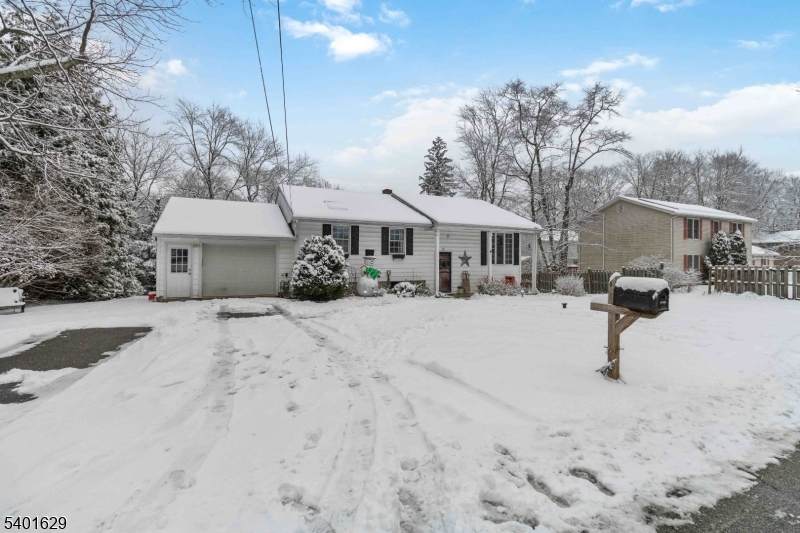 23 Hancock Dr - Photo 1