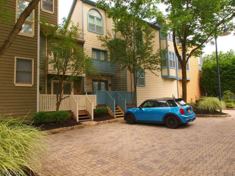 8 Raritan Pointe - Photo 1