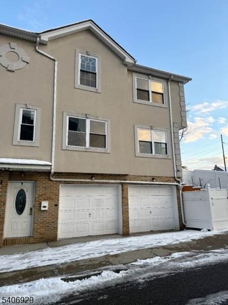 71 Hammond Ave - Photo 1