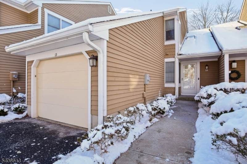 13 Eton Ct - Photo 1