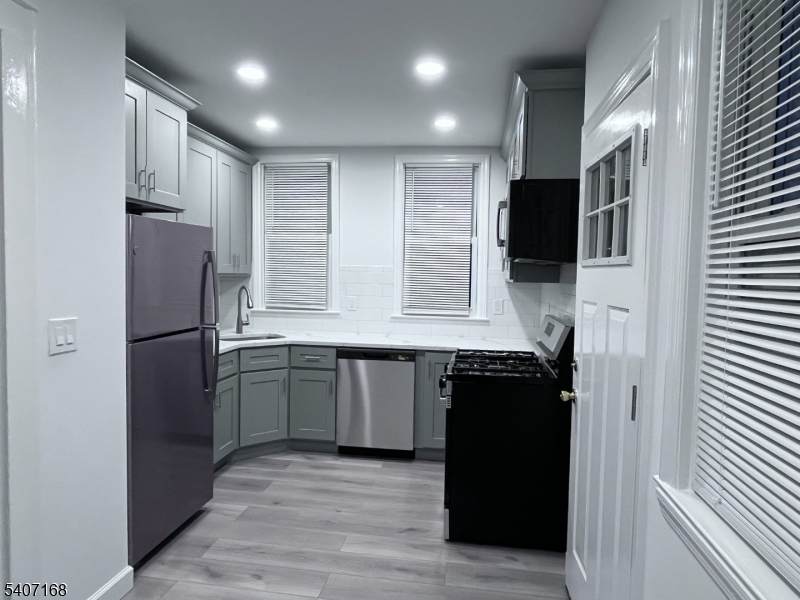 445 Orchard St - Photo 1