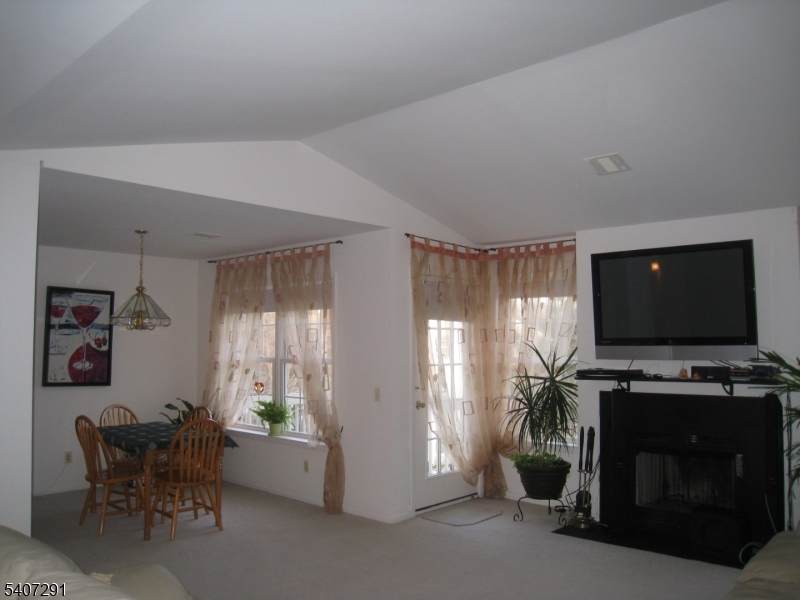 11 Evergreen Dr - Photo 1