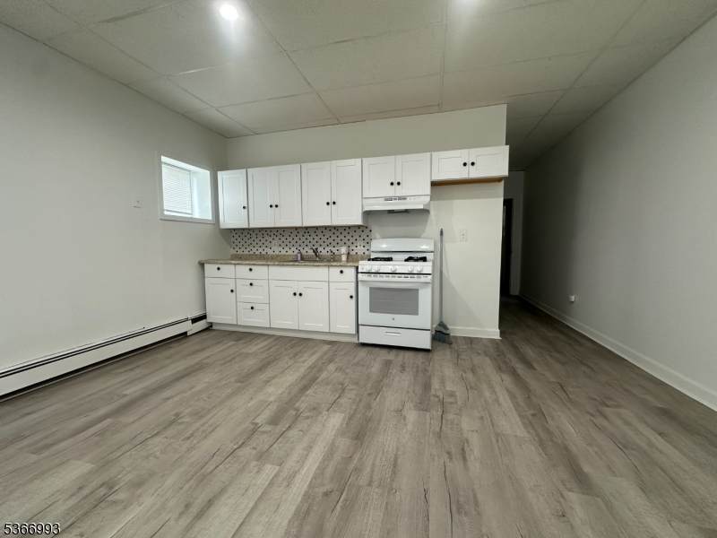 52 Stuyvesant Ave - Photo 1