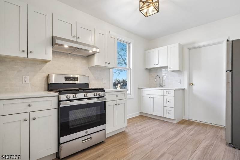 60 Union Ave - Photo 1