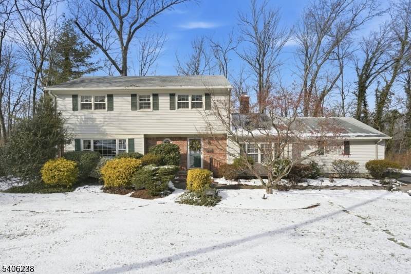 33 Yarmouth Dr - Photo 1