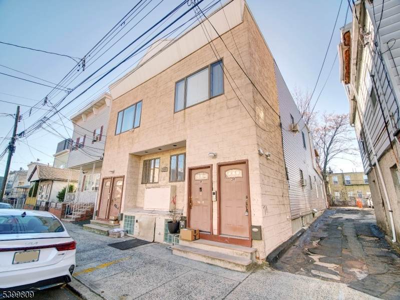 32 W 19Th St - Photo 1