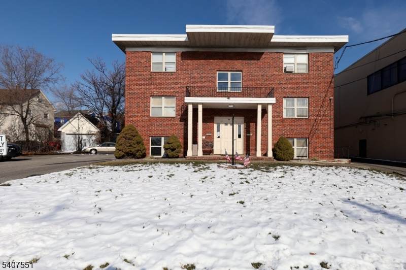 94 Park Ave - Photo 1