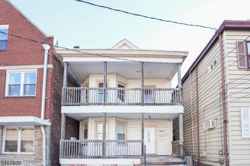 104 Cambridge Ave - Photo 1