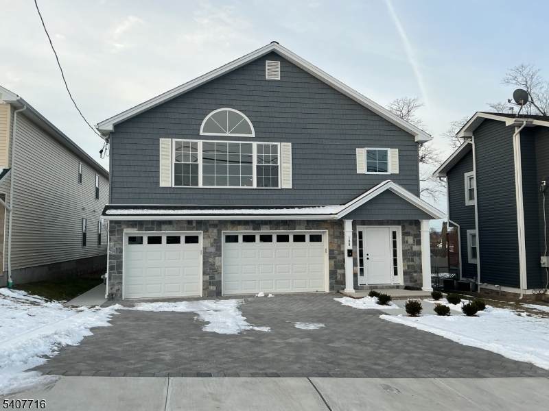 100 Charlton - Photo 1