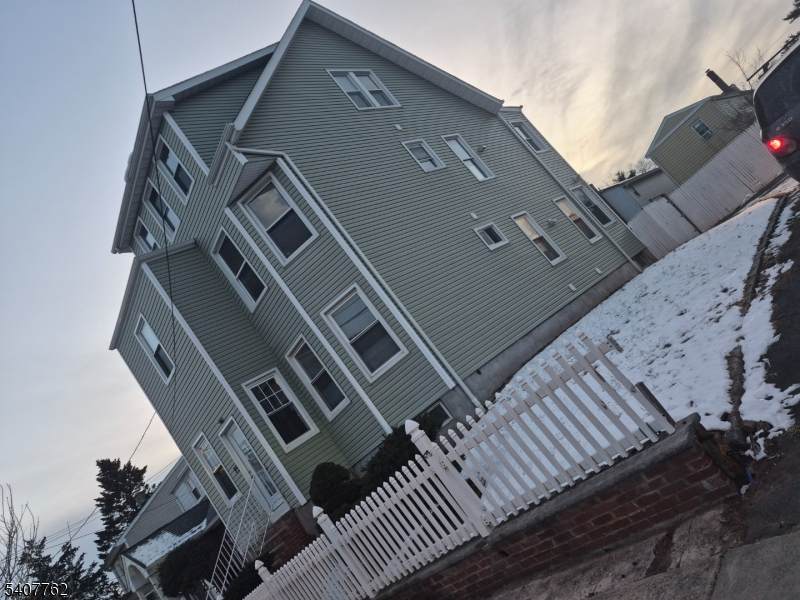 95 Cedar Hill Ave - Photo 1