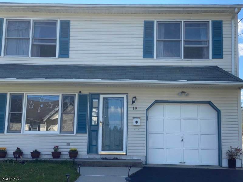 19 Dacotah Ave - Photo 1