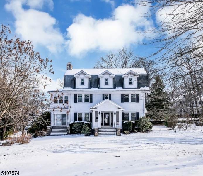 310 Morris Ave - Photo 1