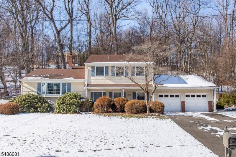 686 Kennedy Dr - Photo 1
