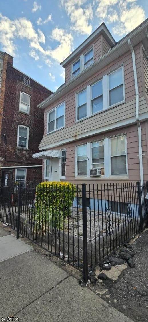 5 Frederick Ter - Photo 1