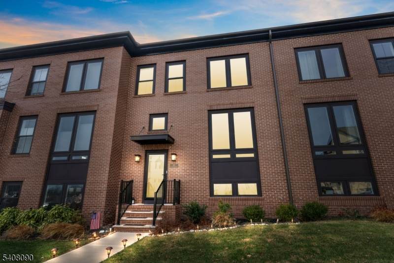 87 E Hartwick Dr - Photo 1