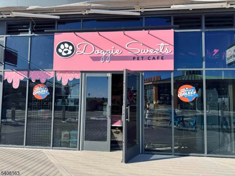 15 Morris Avenue - Photo 1