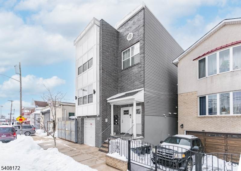 486 4Th St - Photo 1