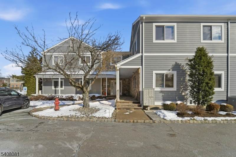 123 Columbia Tpke - Photo 1