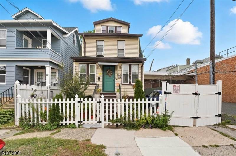 78 Valley St - Photo 1