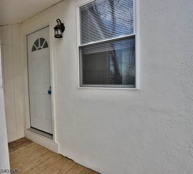 55 Beaver Ave Apt 1 - Photo 1