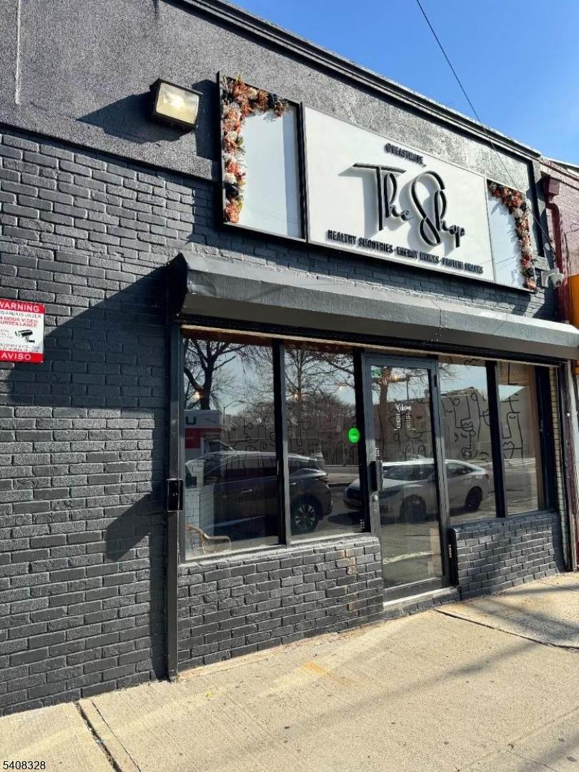 7 2nd Avenue - Photo 1