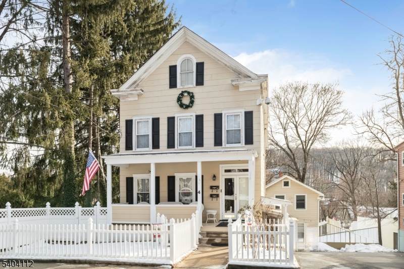 4 Center Ave - Photo 1