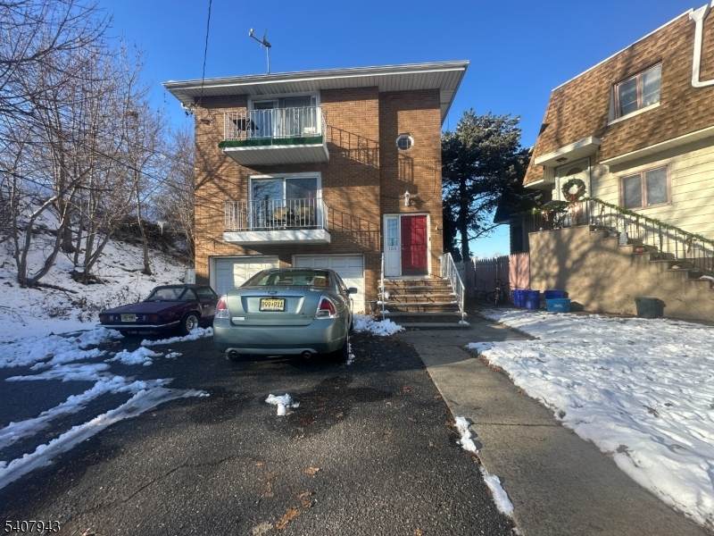 135 Jay Ave - Photo 1