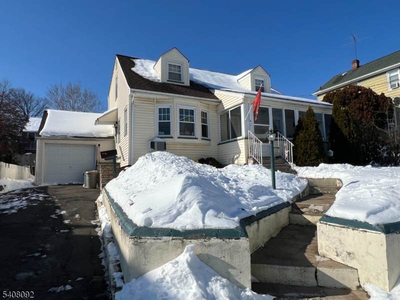 421 Morrissee Ave - Photo 1