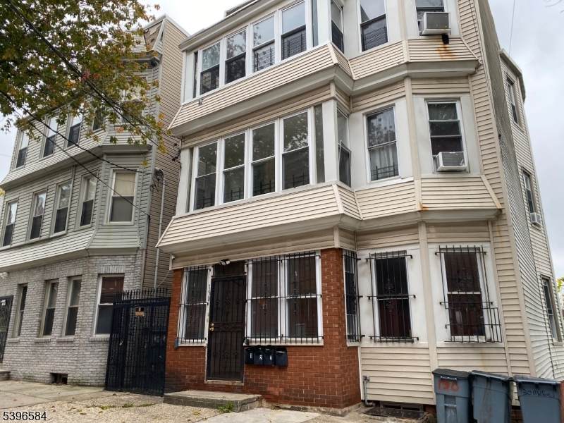 130 Milford Ave - Photo 1