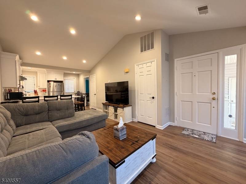 8 Troon Ter - Photo 1