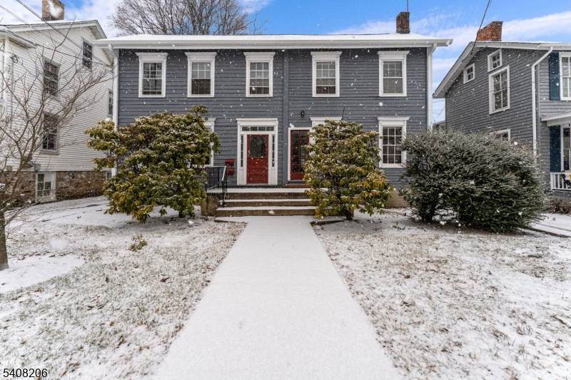 20 Park Ave - Photo 1