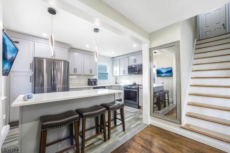 119 E 13Th St - Photo 1