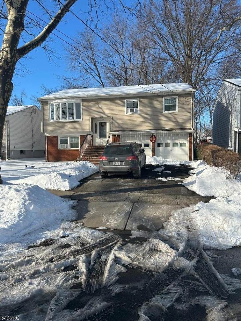 211 E 10Th Ave - Photo 1