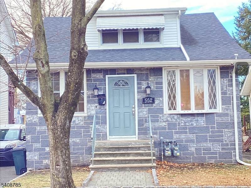 552 Paul St - Photo 1