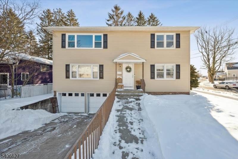 64 Lorraine Ter - Photo 1