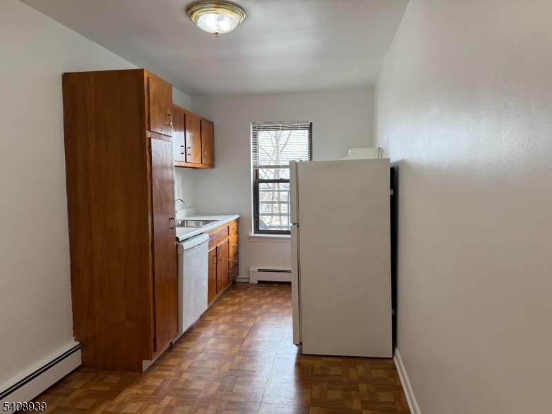 16 Roosevelt Pl - Photo 1