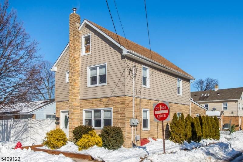 707 Union St - Photo 1