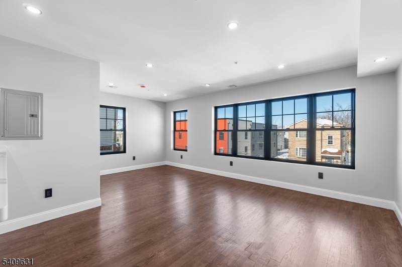 481 15Th Ave - Photo 1