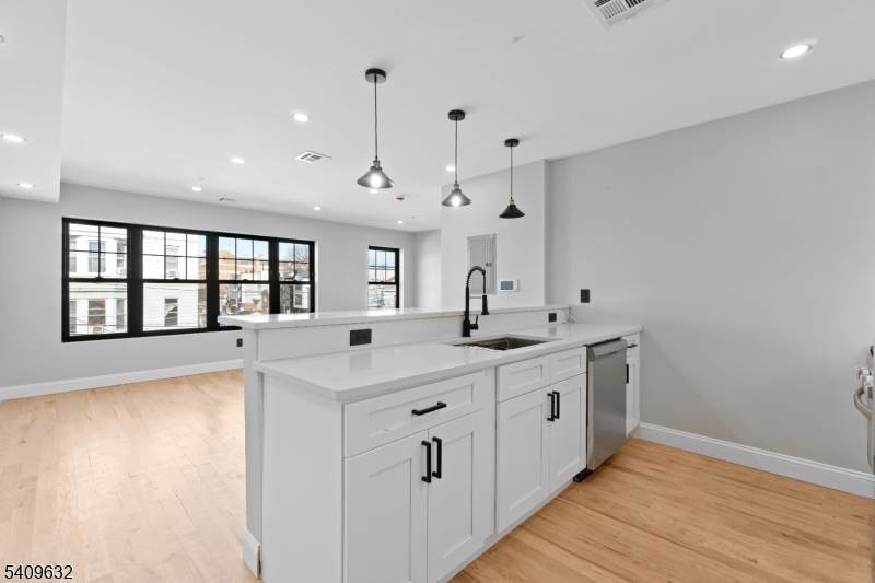 477 15Th Ave - Photo 1