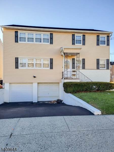 832 Dewey St - Photo 1